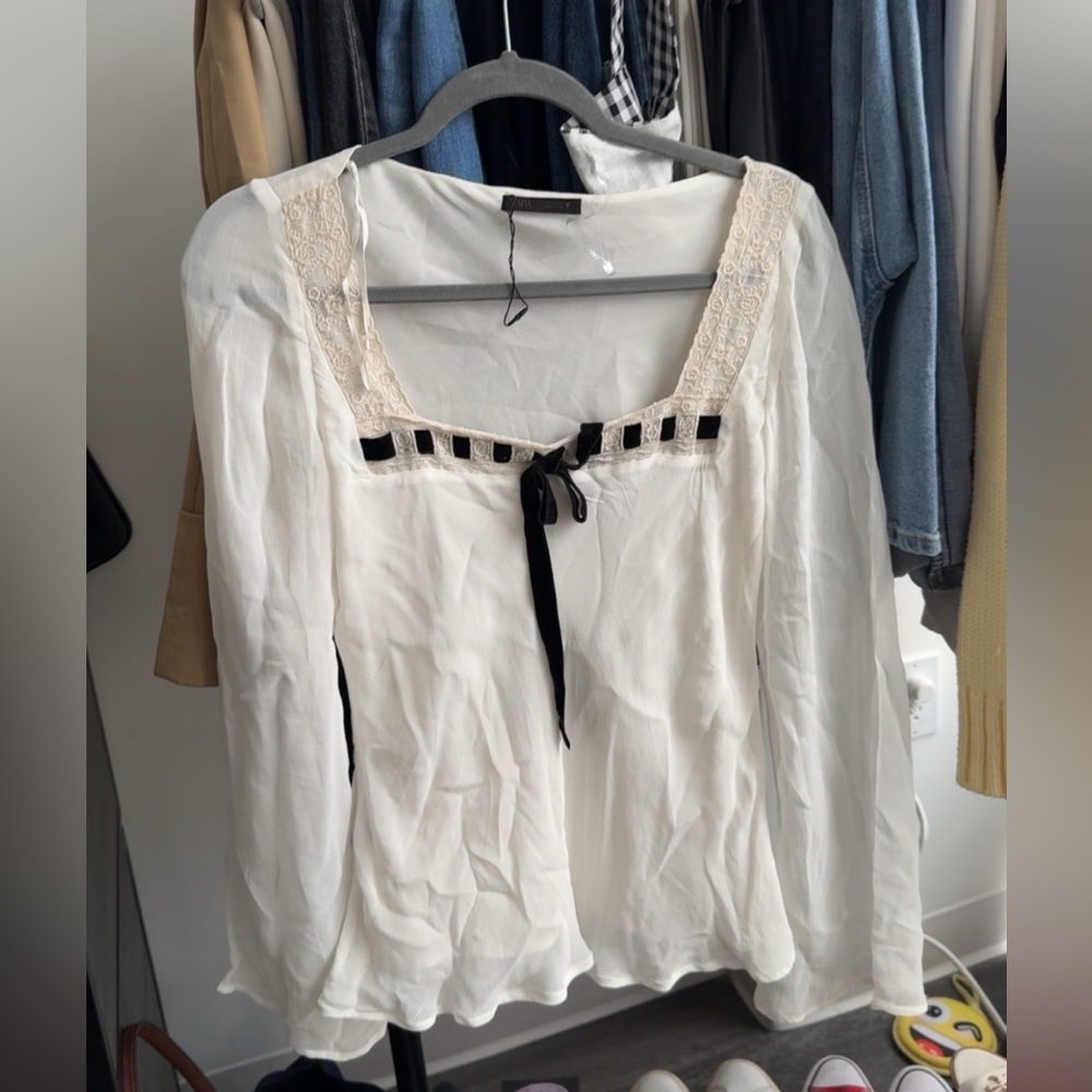 Zara Cream Top with Black Neck Tag